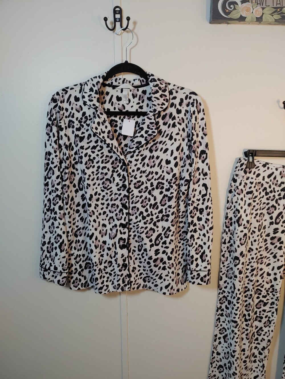 Like New Soma Medium Black/brown Cheetah Print Long Sleeve Pajama Set - Picture 6 of 9